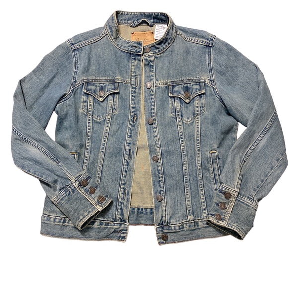 Levi's Jackets & Blazers - Seriously Amazing LEVI’S Slim Cropped Denim Jacket, Size Juniors Large